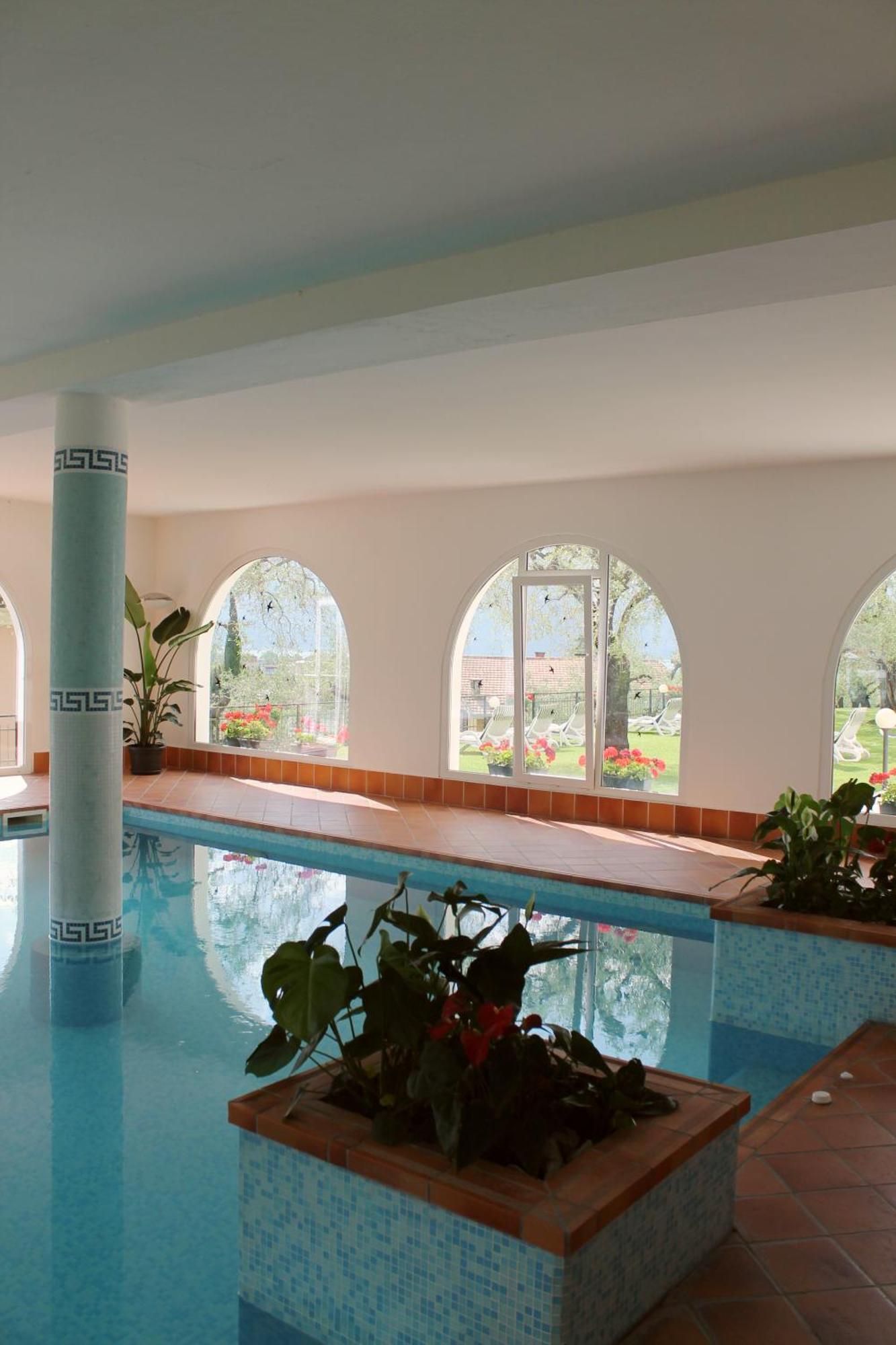 Aparthotel Englovacanze Riva Zewnętrze zdjęcie