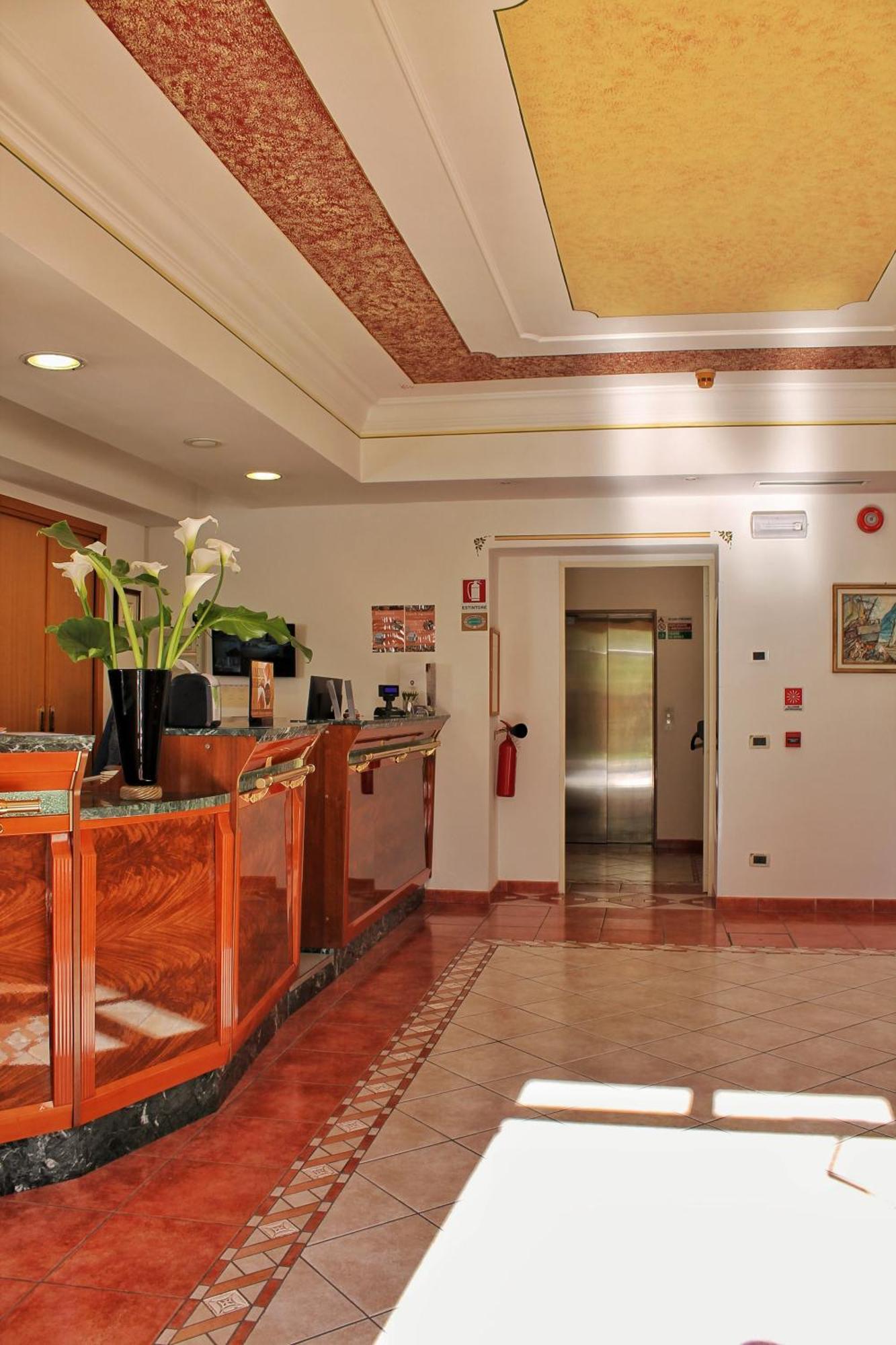 Aparthotel Englovacanze Riva Zewnętrze zdjęcie