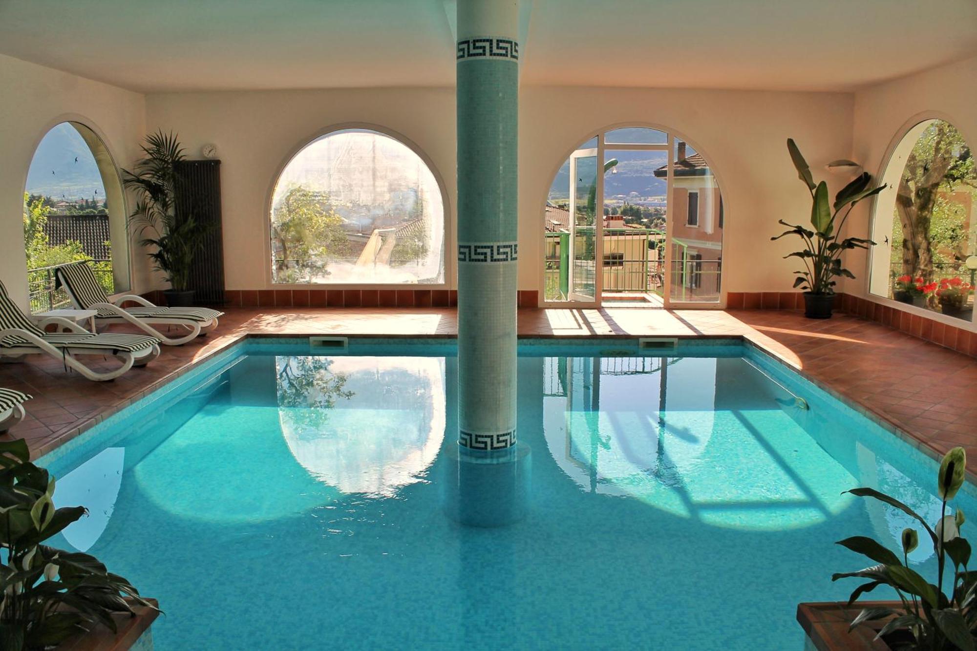 Aparthotel Englovacanze Riva Zewnętrze zdjęcie