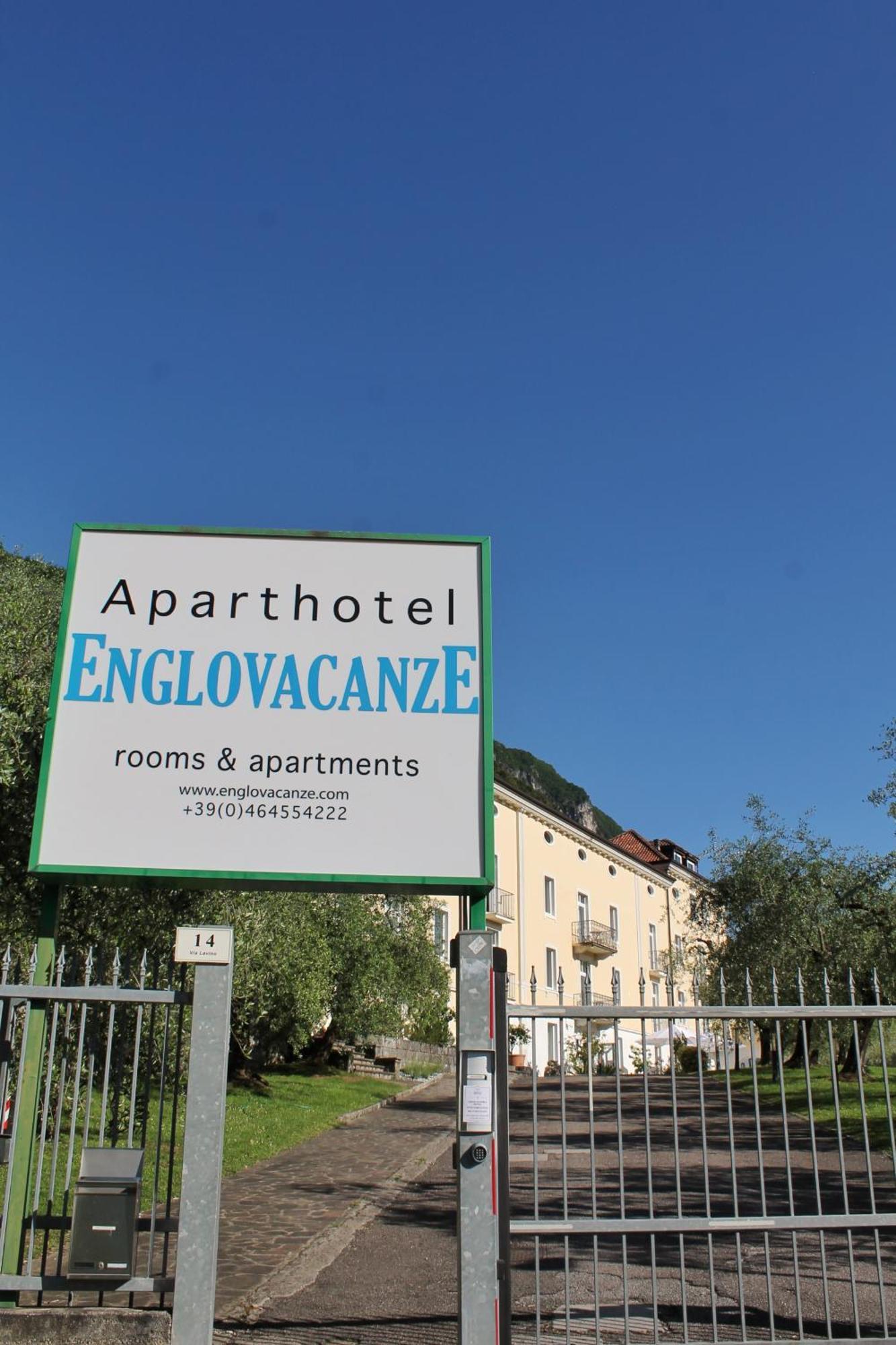 Aparthotel Englovacanze Riva Zewnętrze zdjęcie